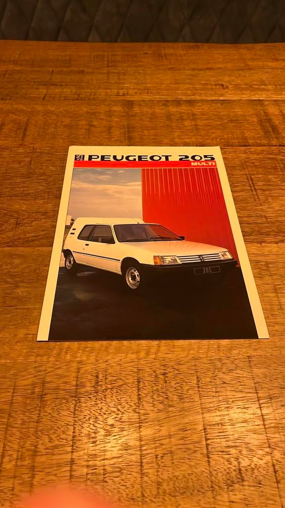 Peugeot 205 Multi - Nederlandstalige brochure, Boeken, Ophalen of Verzenden, Zo goed als nieuw, Peugeot