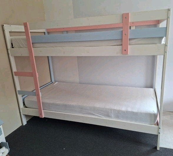 Ikea Stapelbed - Zelf Geverfd (Roze/Blauw), Ophalen, Gebruikt, 90 cm, Tweepersoons