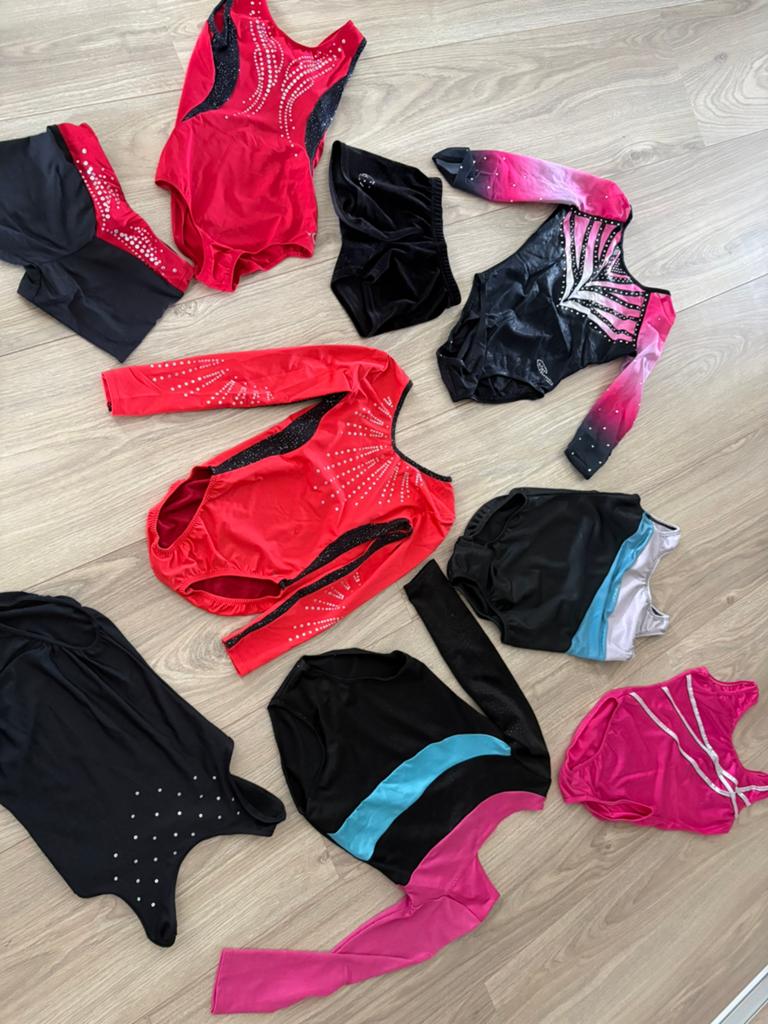 Pakket turnpakjes, Sport en Fitness, Turnen, Kindermaat 122 t/m 140, Ophalen, Zo goed als nieuw, Turnpak(je)