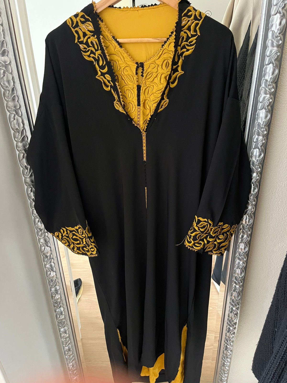Elegante Jellaba Zwart met Goud Borduurwerk maat M/L te koop, Kleding | Dames, Maat 38/40 (M), Zwart, Ophalen of Verzenden, Zo goed als nieuw