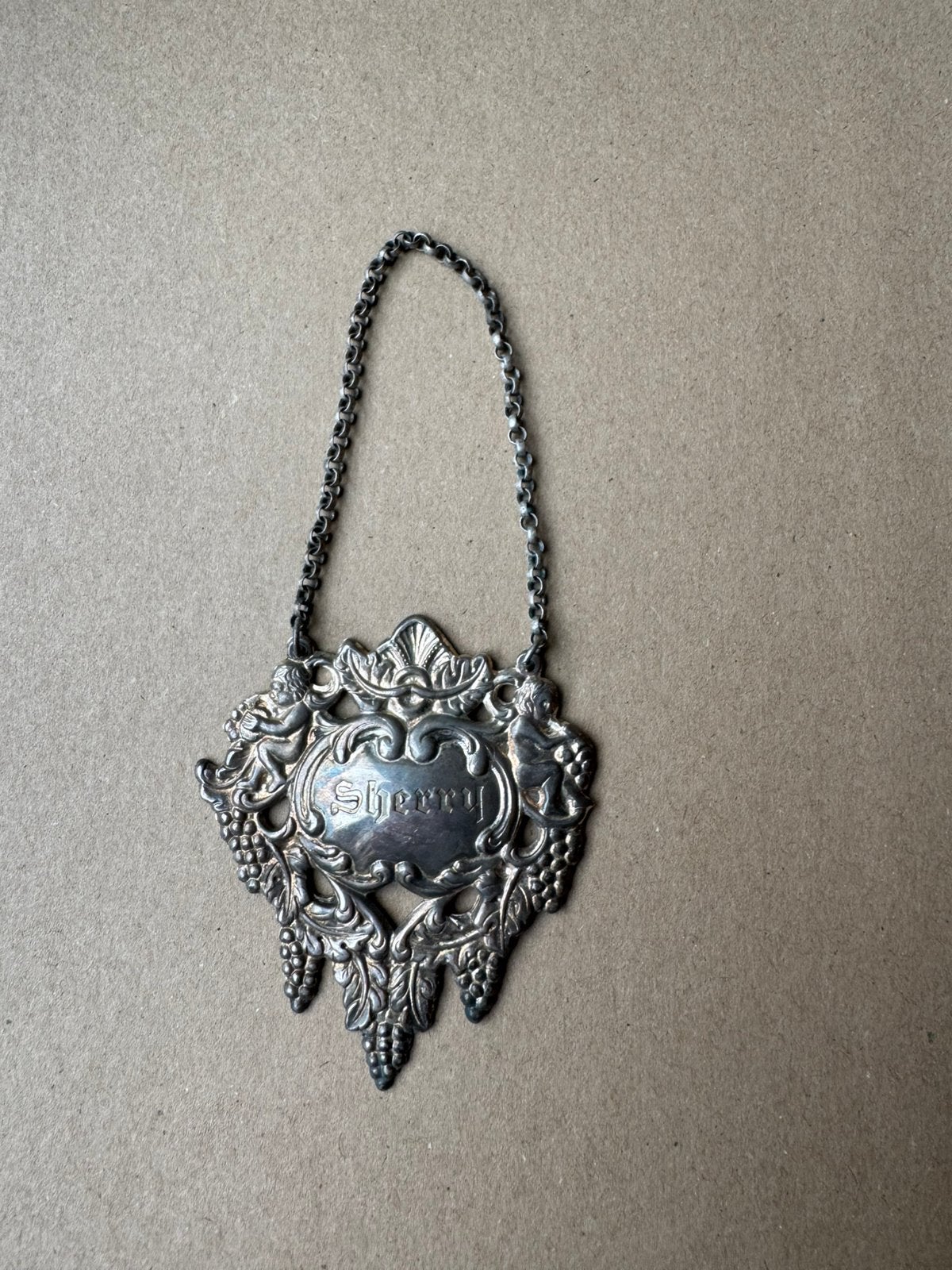 Vintage Karaflabel / Flessenhanger "Sherry" – Barokstijl, Ophalen of Verzenden