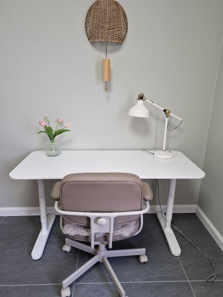 Ikea Bekant in hoogte verstelbaar bureau 140x60 cm, wit, Huis en Inrichting, Ophalen, Scandinavisch, Nieuw, IKEA