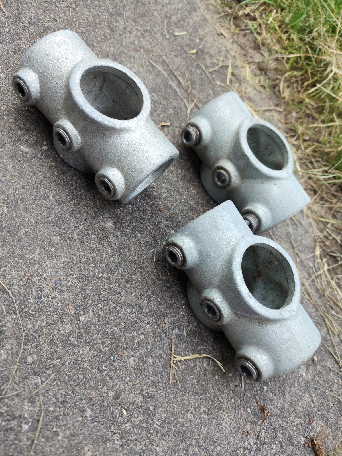 4x Steigerbuis Koppelstuk Kruisstuk 33,7 mm, Ophalen of Verzenden, Gebruikt