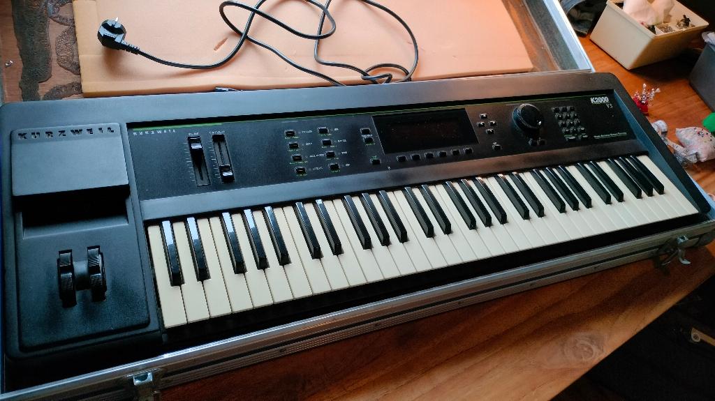 kurzweil k2000 workstation + flightcase, Muziek en Instrumenten, Met koffer of flightcase, Ophalen, Overige merken, 61 toetsen