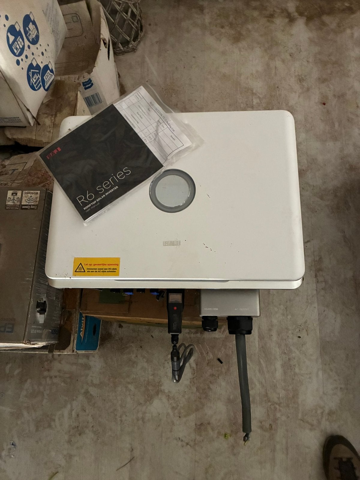 SAJ R6  omvormer zonnepanelen, Doe-het-zelf en Verbouw, Zonnepanelen en Toebehoren, Ophalen of Verzenden, Zo goed als nieuw, Compleet systeem