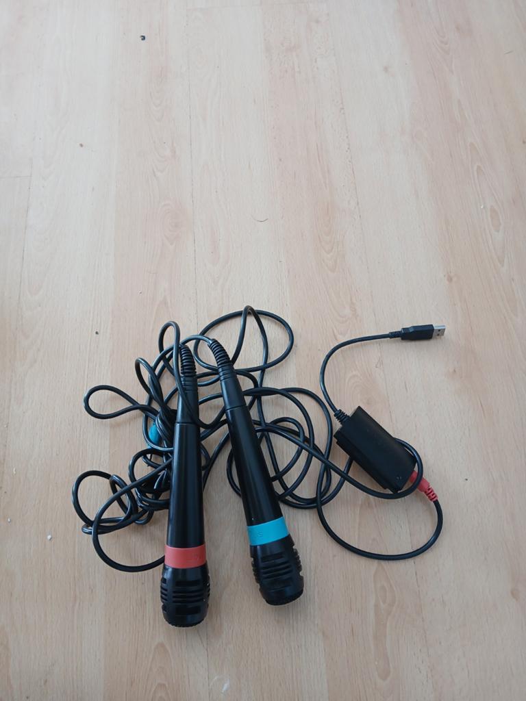 SingStar Microfoons (2 stuks) met USB-converter, Ophalen of Verzenden, Zo goed als nieuw, Microfoon(s)
