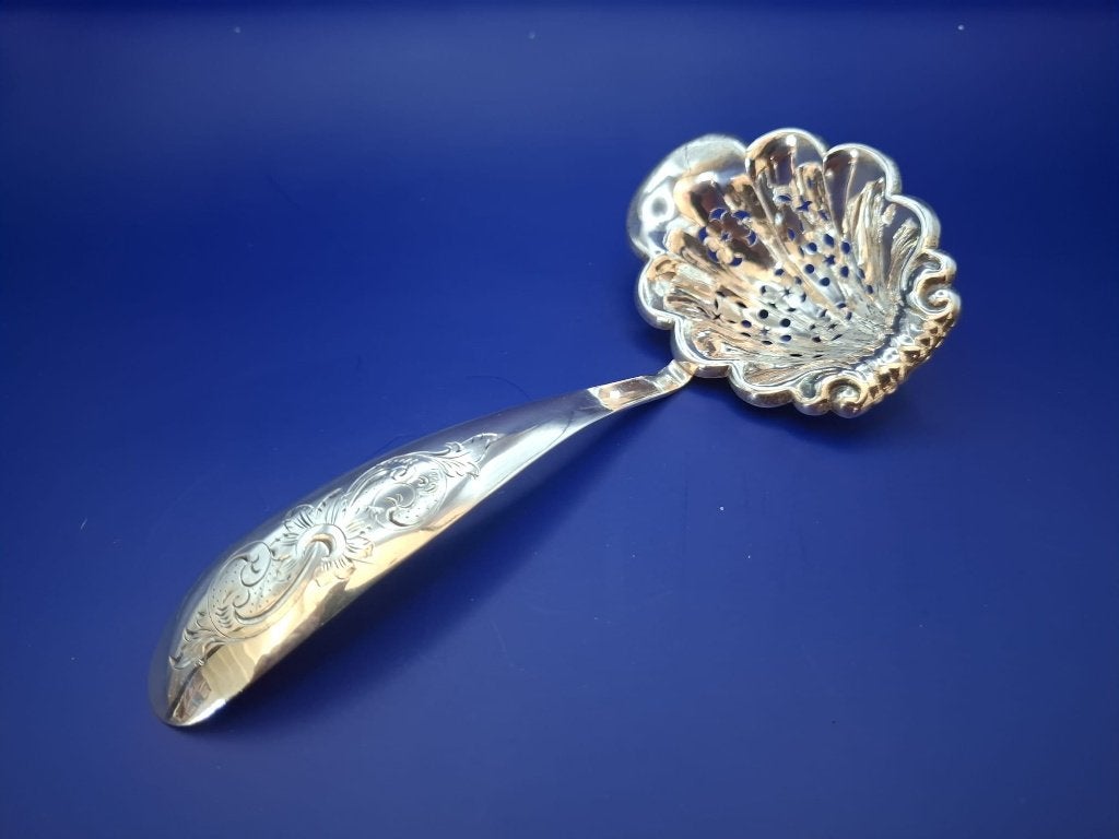 Fraaie Hollands zilver suikerstrooilepel, Biedermeier stijl, Ophalen of Verzenden, Zilver