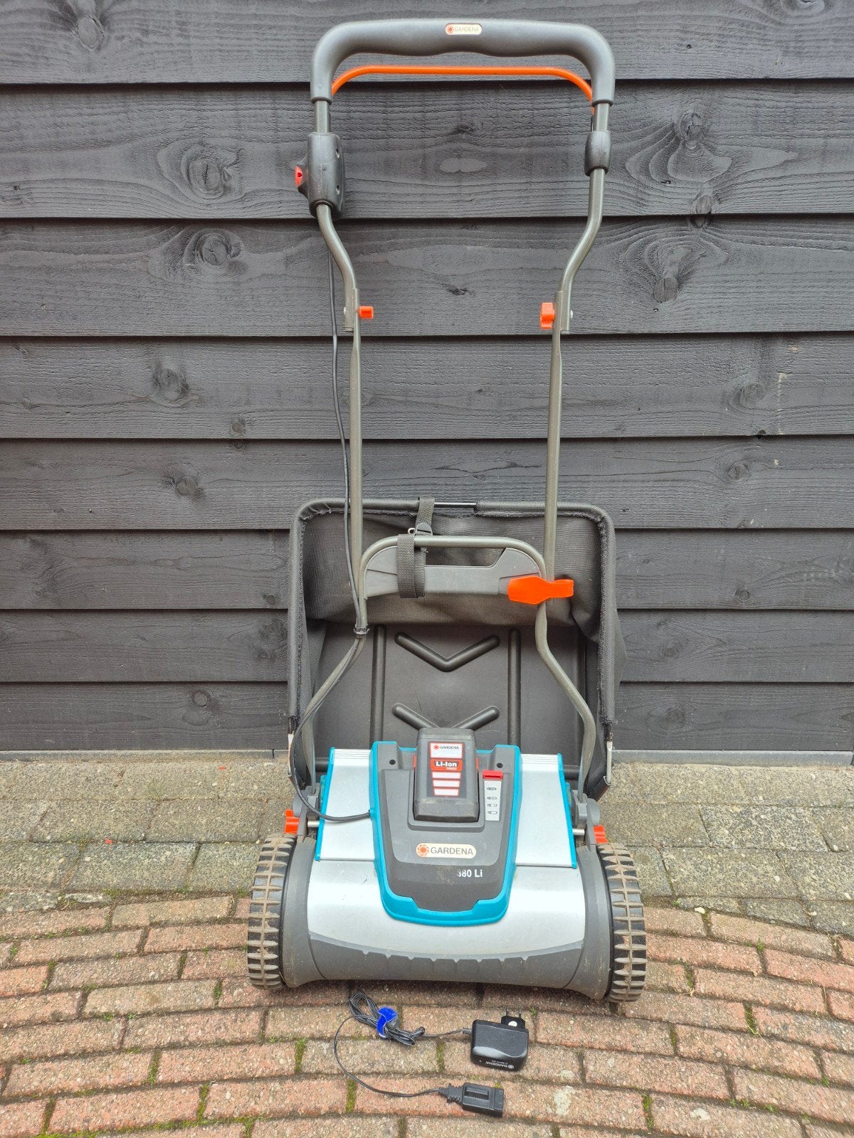 Gardena Accu-grasmaaier 380 Li met opvangzak, Tuin en Terras, Grasmaaiers, Ophalen, Cirkelmaaier, Gebruikt, Accu-grasmaaier