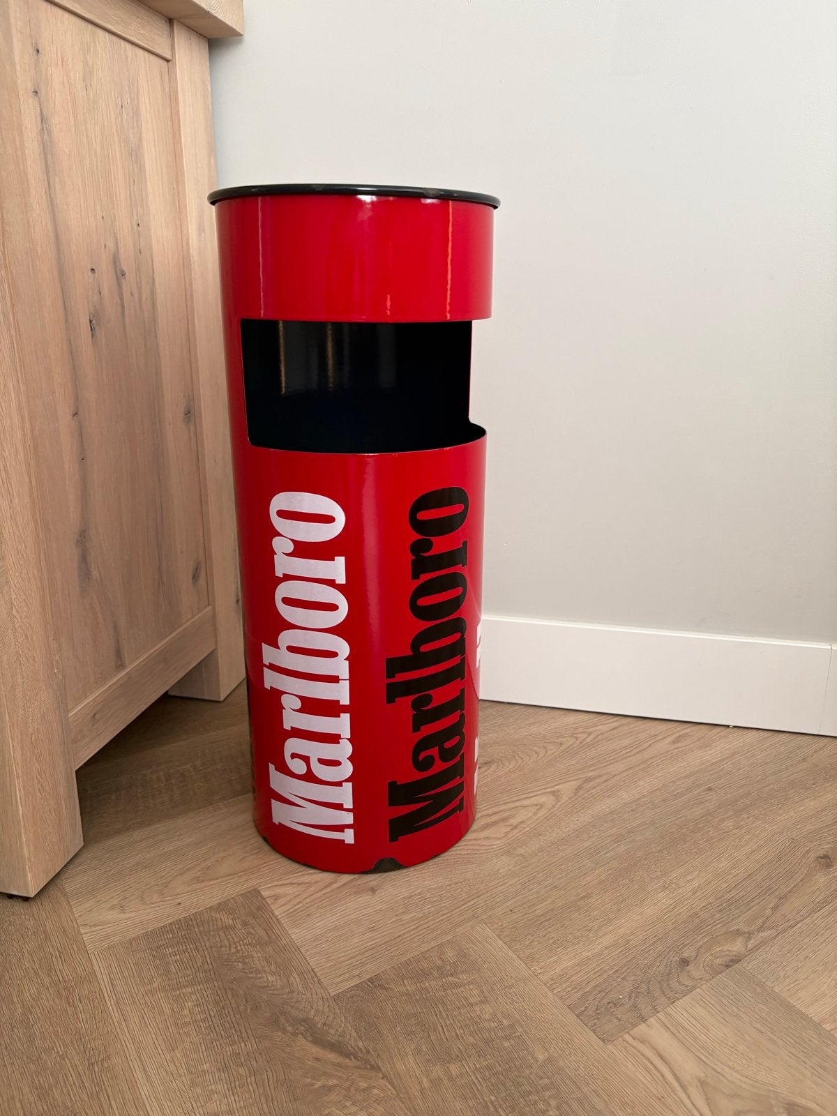 Marlboro Asbak / Paraplu Houder / Prullenbak, Verzenden, Nieuw, Gebruiksvoorwerp