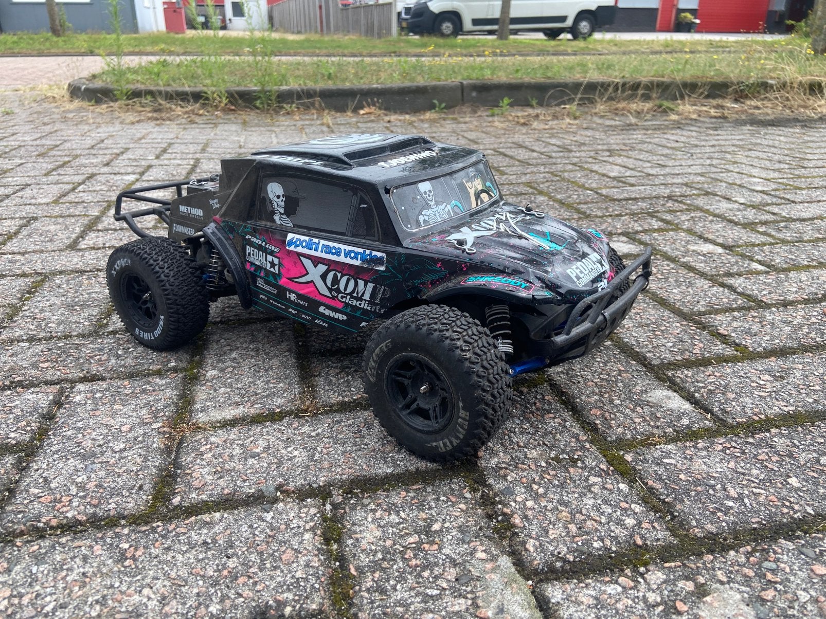 Traxxas slash 2wd 3s, veel upgrades, Elektro, Auto offroad, Ophalen of Verzenden, Zo goed als nieuw