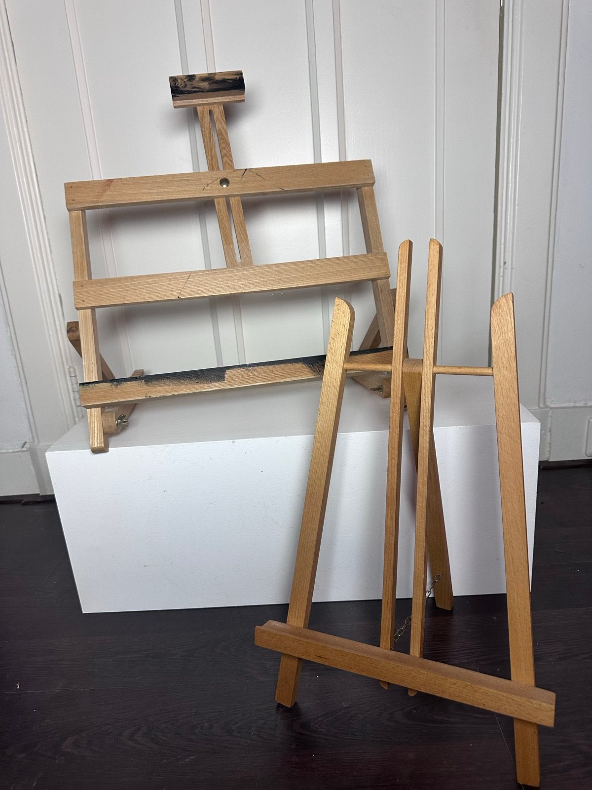 Twee kleine houten ezels voor schilderen of display, Ophalen, Gebruikt, Ezel