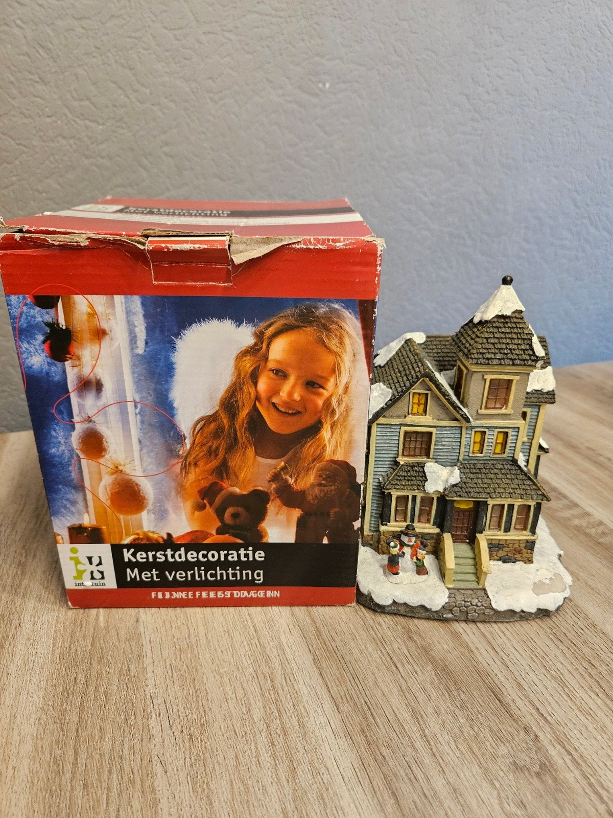 Kerst huis - dorp miniatuur Intratuin, Ophalen of Verzenden, Zo goed als nieuw