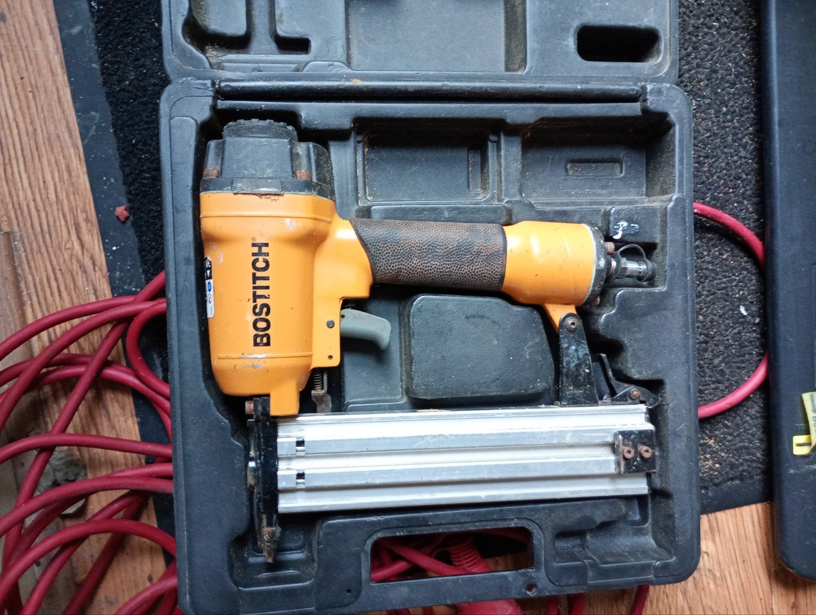 Bostitch tacker, Ophalen, Zo goed als nieuw, Minder dan 600 watt, 30 tot 70 mm