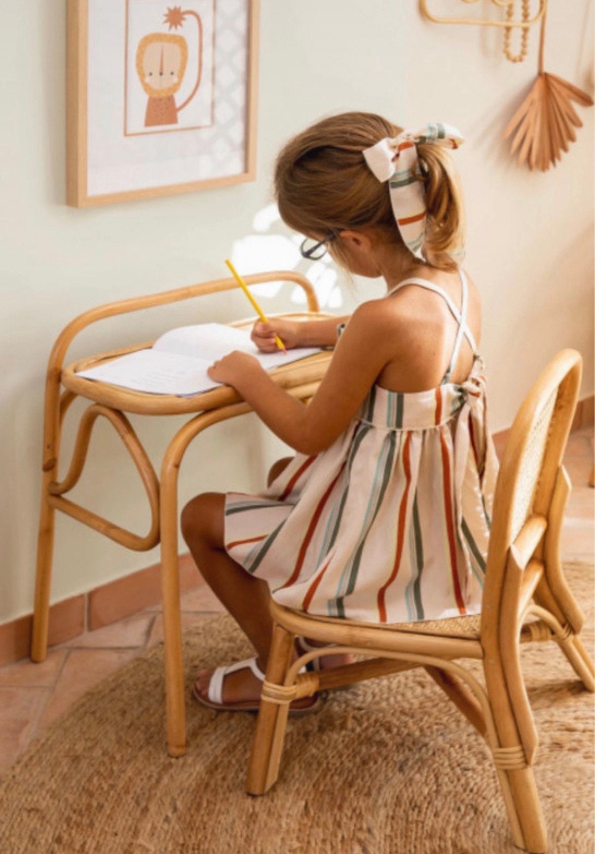 Rotan kinder bureau en stoeltje van SKLUM, Ophalen, Zo goed als nieuw, Bruin, Eén