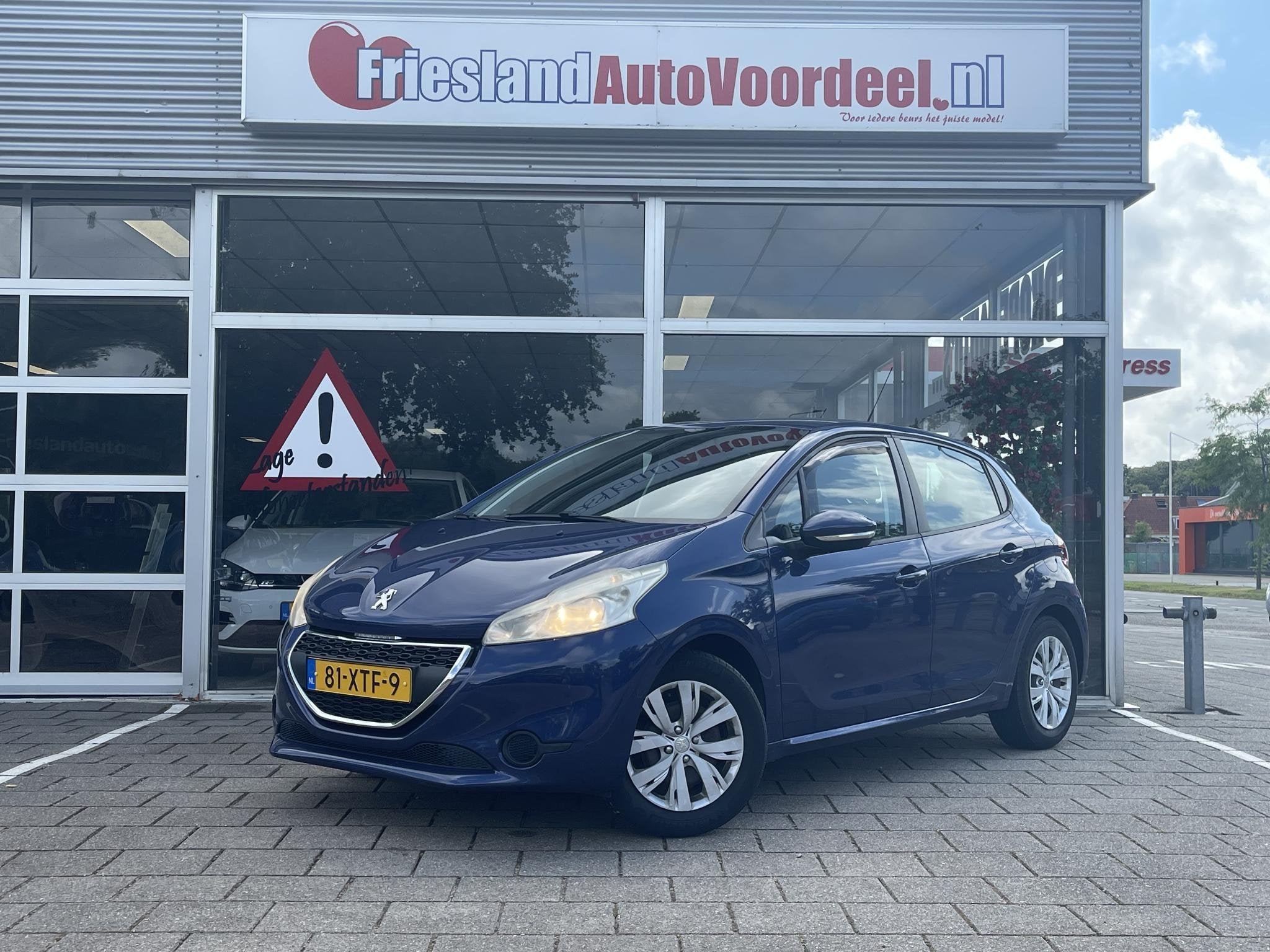 Peugeot 208 1.2 VTi Access / 5drs/Cruise/Airco/Dealer onderh, Voorwielaandrijving, Euro 5, Stof, Gebruikt