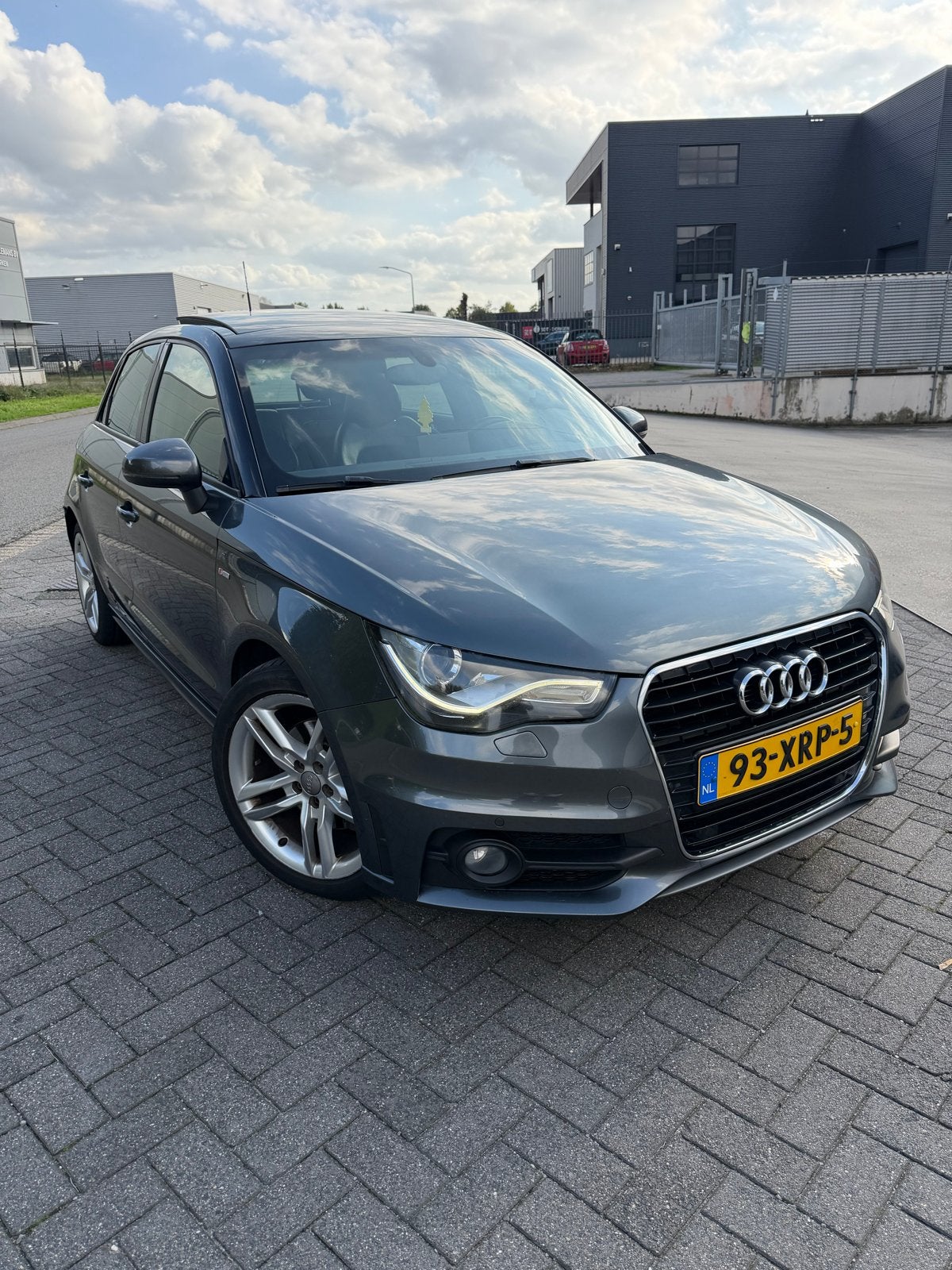 Audi A1 Sportback 1.6 TDI 105pk S-Line | 2012 | Pano|Cruise, Auto's, A1, 4 cilinders, 4 stoelen, Origineel Nederlands