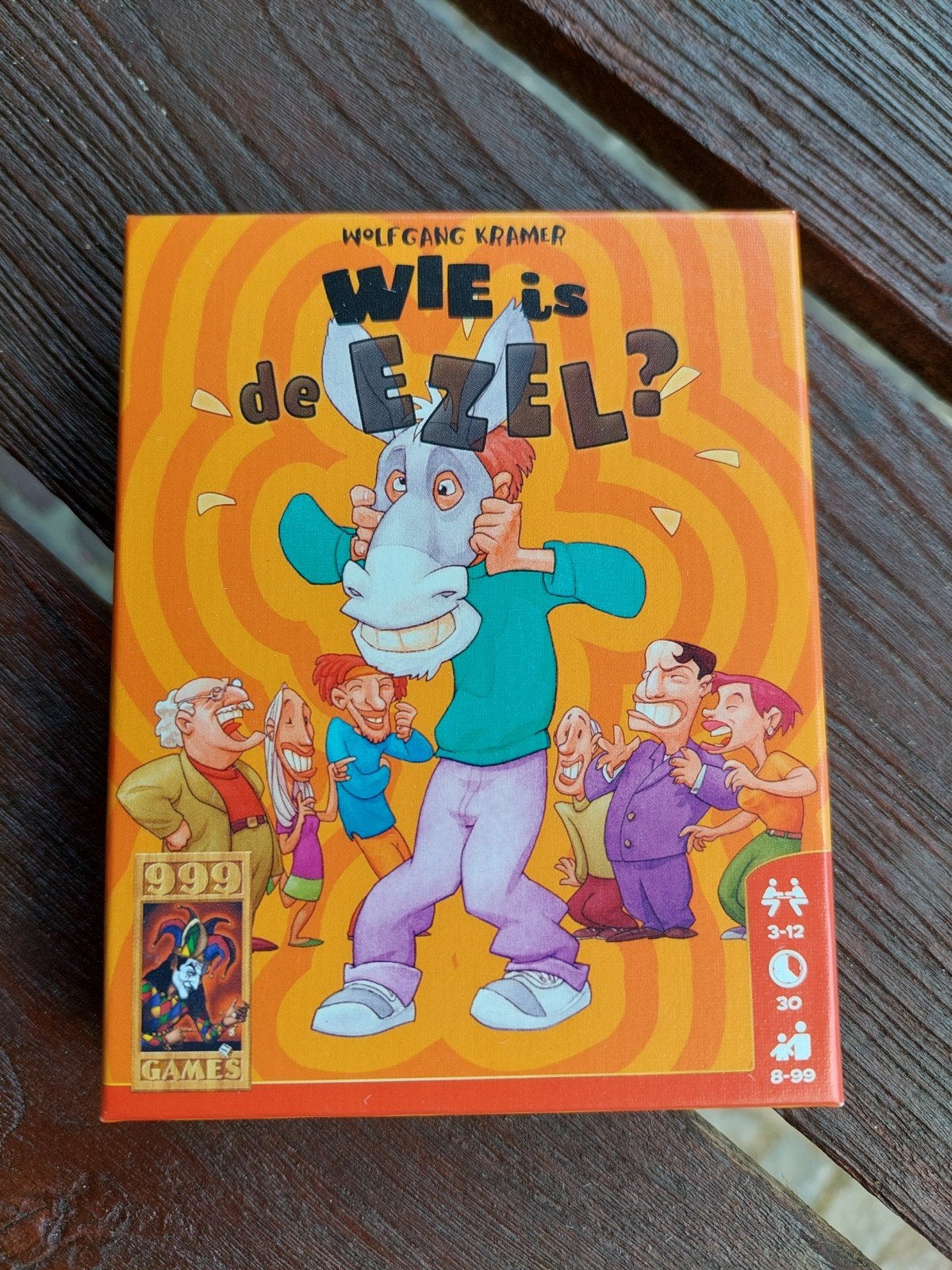 Wie is de Ezel? - Leuk kaartspel van 999 Games, Vijf spelers of meer, Ophalen of Verzenden, Gebruikt, 999 Games