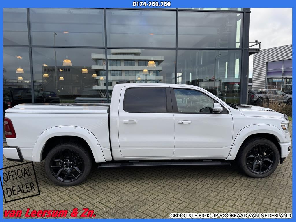 Dodge Ram 1500 Laramie Sport | Alpine | Achteruitrijcamera |, Auto's, Gebruikt, 5654 cc, 402 pk, Wit