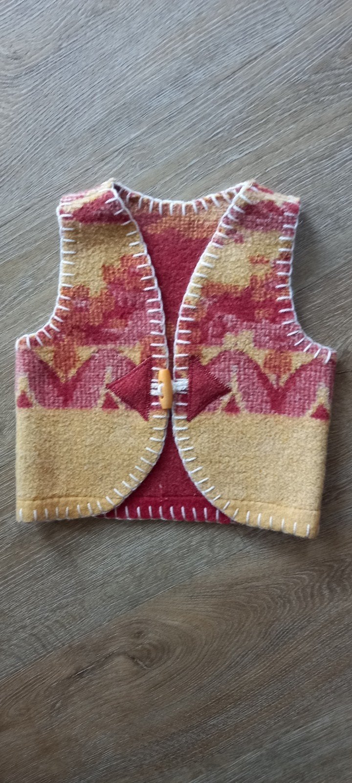 Handgemaakte wollen bodywarmer maat 74, Kinderen en Baby's, Handgemaakt, Nieuw, Ophalen of Verzenden, Truitje of Vestje