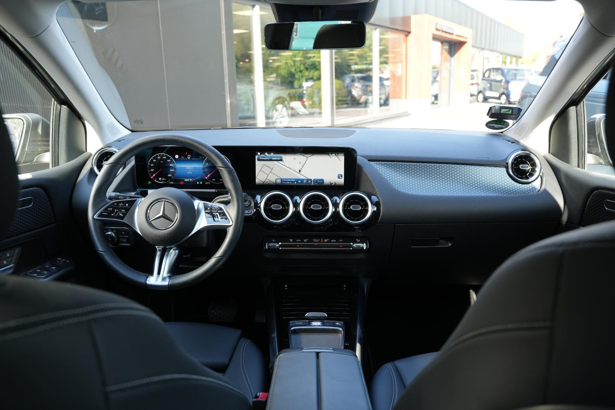 Mercedes-Benz B-klasse 180 Progressive Line Advanced Trekhaa, Auto's, 136 pk, Gebruikt, 4 cilinders, Bedrijf
