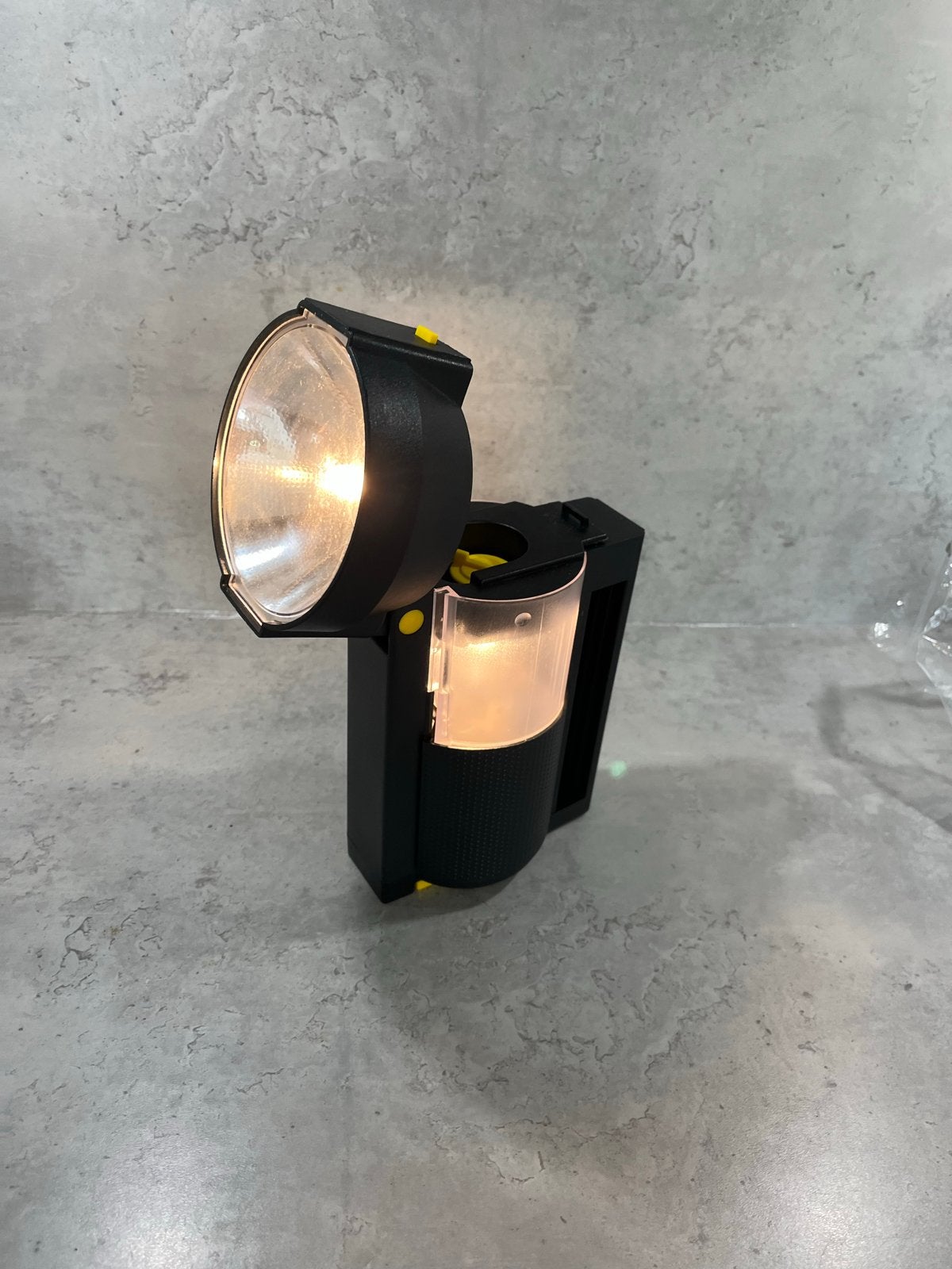 Zaklamp Duracel Caravan Tent Lamp + 4 Oplaadbare Batter, Caravans en Kamperen, Ophalen of Verzenden, Zo goed als nieuw, Batterij