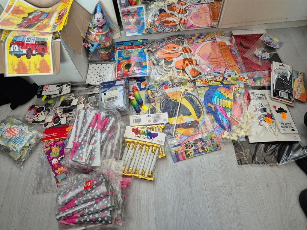 Partij feest artikelen, Diversen, Rommelmarktspullen, Nieuw, Ophalen of Verzenden