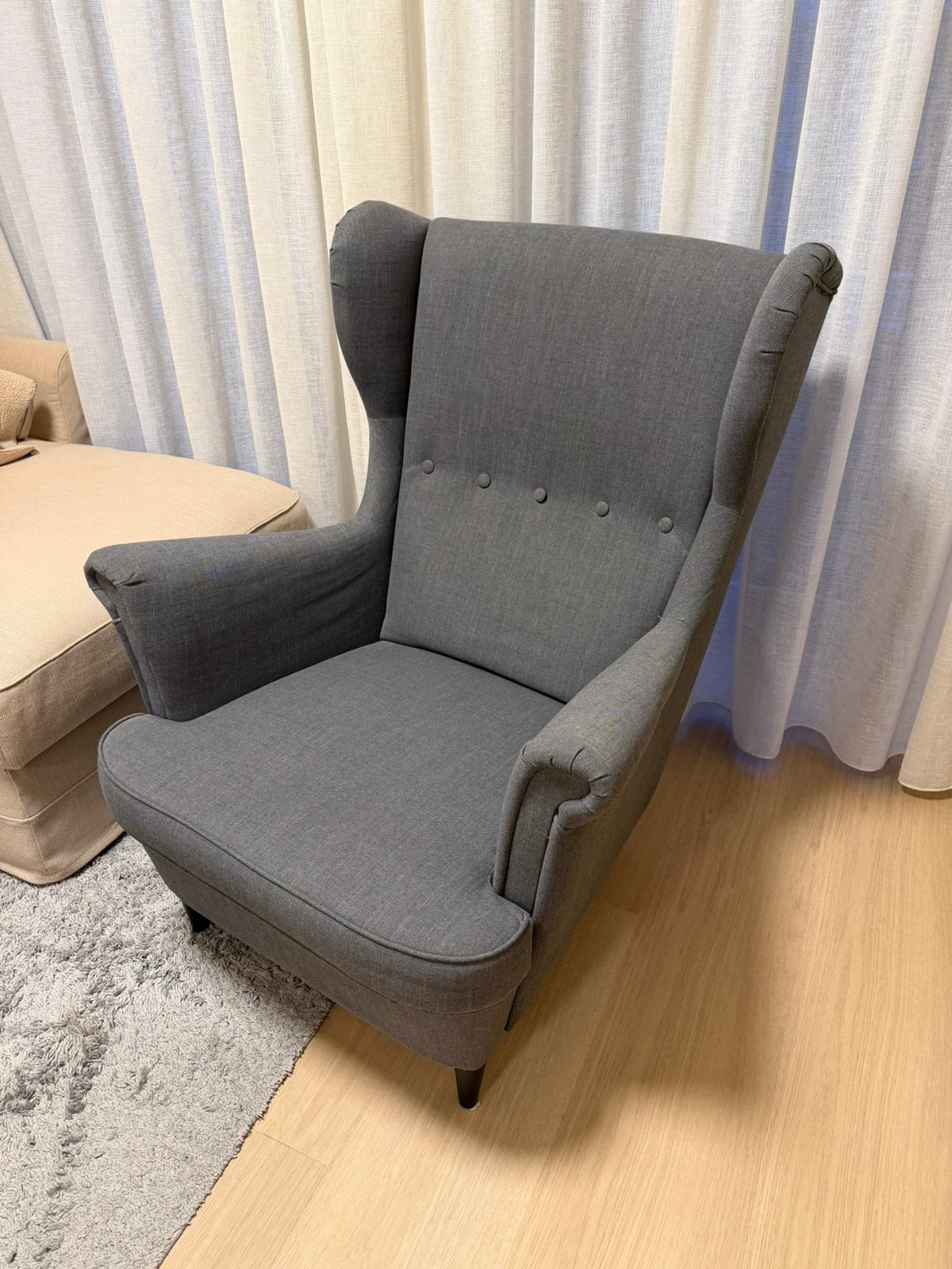 IKEA Strandmon fauteuil + voetenbank – Donkergrijs, Ophalen, Zo goed als nieuw, 75 tot 100 cm, 75 tot 100 cm