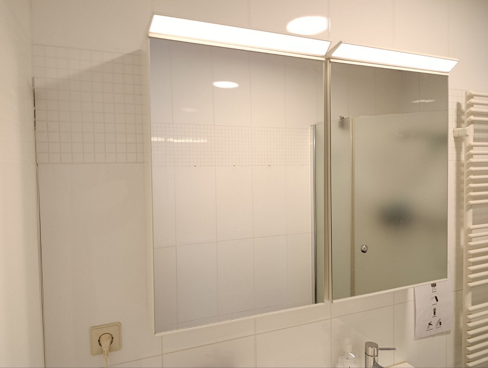 2x Ikea Treasjön spiegelkast (€ 80,- p stuk), Ophalen, Zo goed als nieuw, Spiegelkast