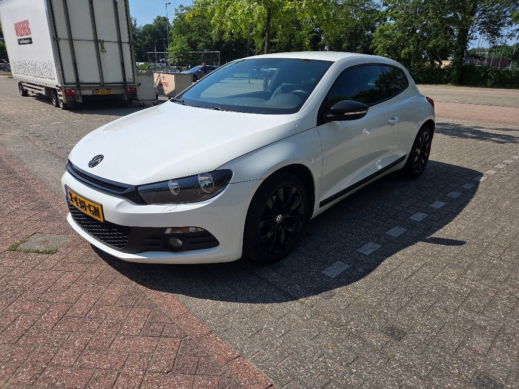 Volkswagen Scirocco 1.4 TSI 90KW 2010 Wit - Motorprobleem, Auto's, Volkswagen, Voorwielaandrijving, Euro 5, Stof, Zwart