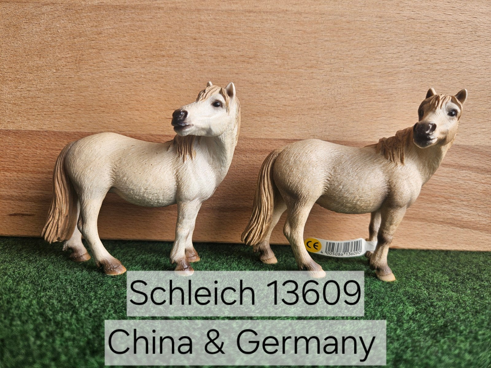 Schleich 13609 Camargue merrie met of zonder vaantje 2006, Ophalen of Verzenden, Zo goed als nieuw, Paard, Beeldje of Figuurtje