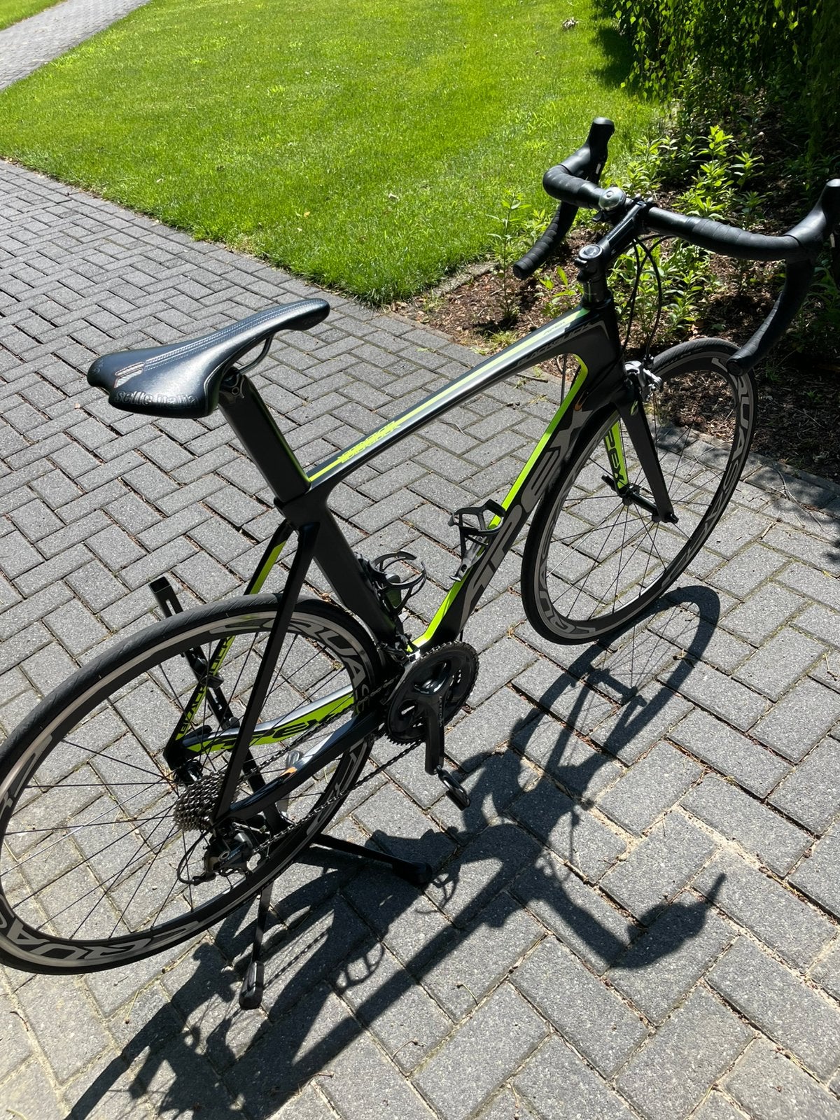 APEX Blackbuck, mat zwart fluor geel, carbon (maat L), 28 inch, Carbon, Zo goed als nieuw, 57 tot 61 cm