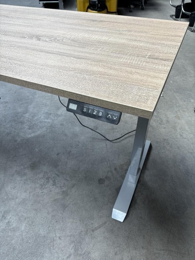 Elektrisch zit/sta bureau | 1 motor | 160x80cm Alu/eiken, Huis en Inrichting, Bureaus, Zit-sta bureau, 160 cm, -, Hout