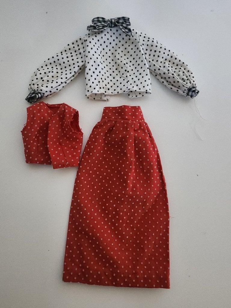 Rok, blouse, vest polkadot - Barbie - 1973, Ophalen of Verzenden, Gebruikt, Kleertjes
