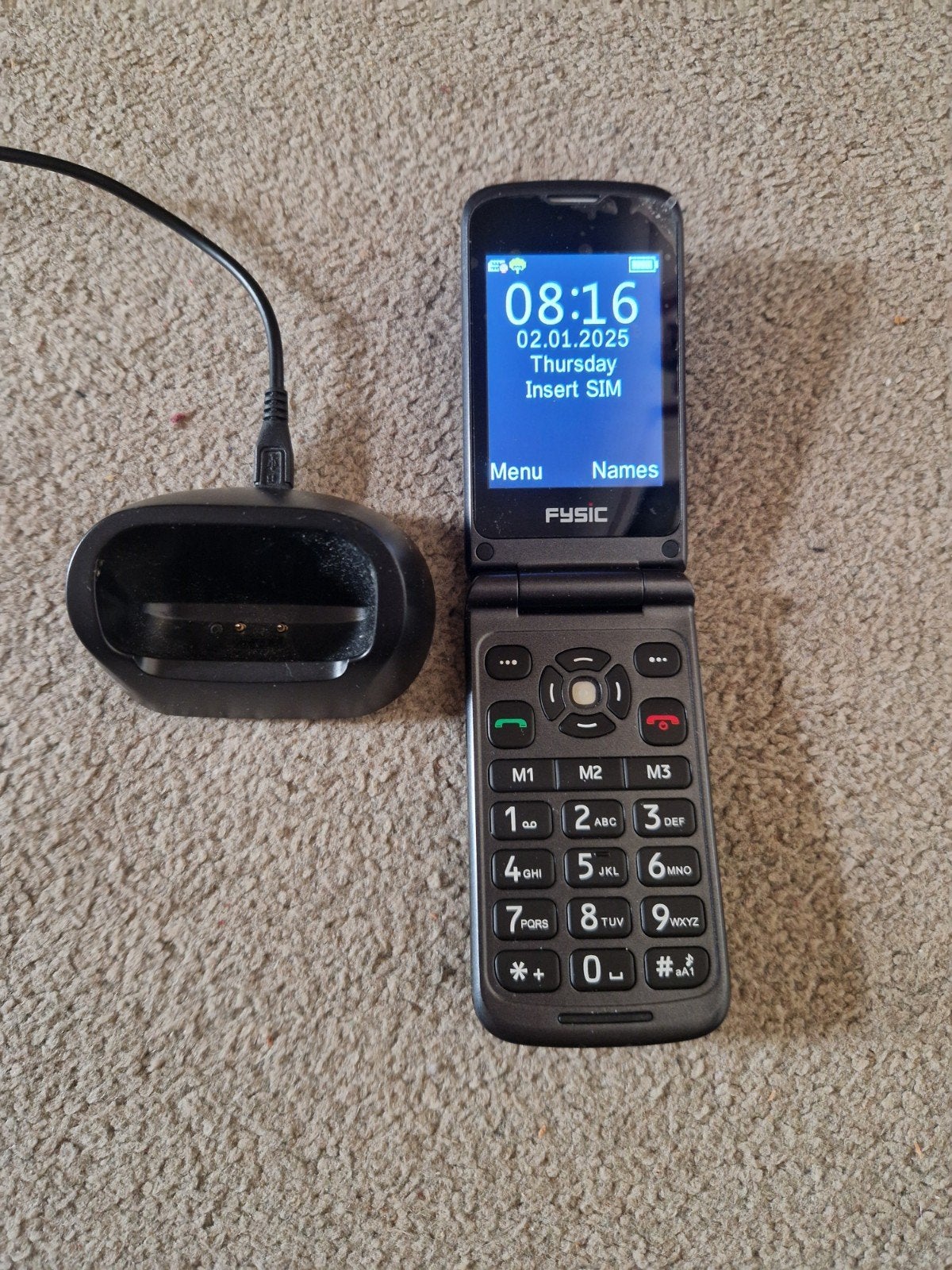 Fysic F15 Klaptelefoon met Oplaadstation, Ophalen, Zo goed als nieuw, Geen camera