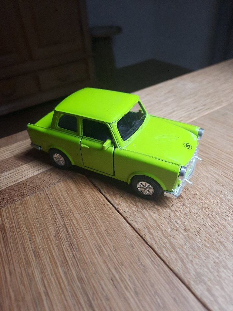 Groene Trabant 601 modelauto - Zo goed als nieuw, Ophalen of Verzenden, Zo goed als nieuw, Auto, Overige merken