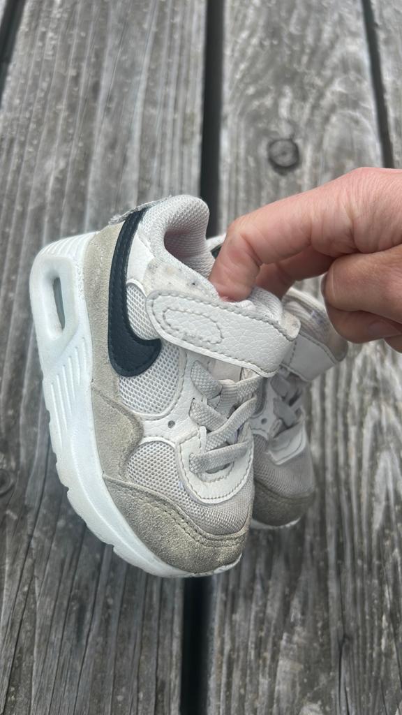 Nike air 19.5 sneakers unisex schoenen, Kinderen en Baby's, Babykleding | Schoentjes en Sokjes, Ophalen of Verzenden, Zo goed als nieuw