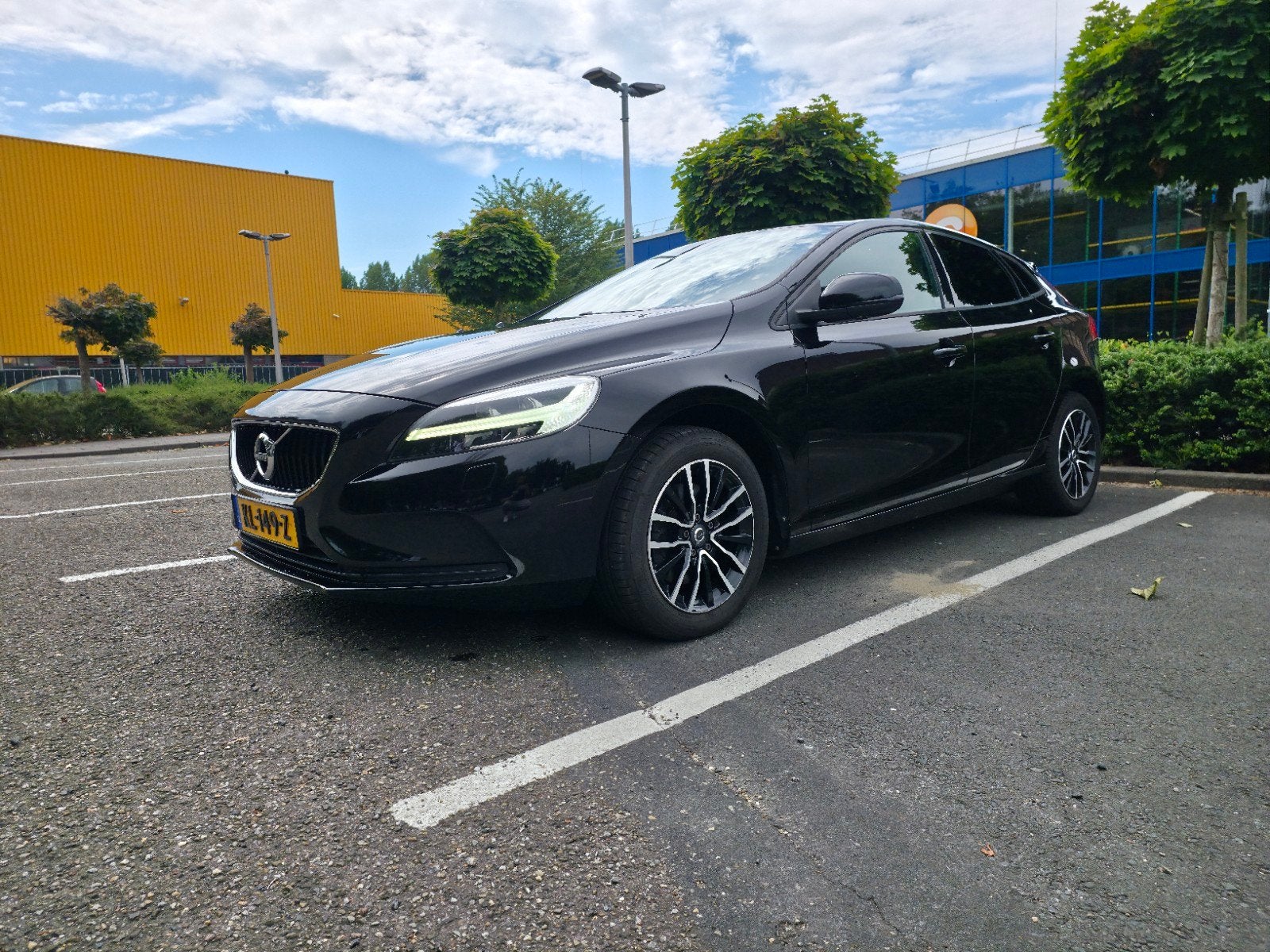 Volvo V40 2.0 T3 152PK 2016 Zwart, Auto's, Volvo, Voorwielaandrijving, 4 cilinders, Zwart, Handgeschakeld