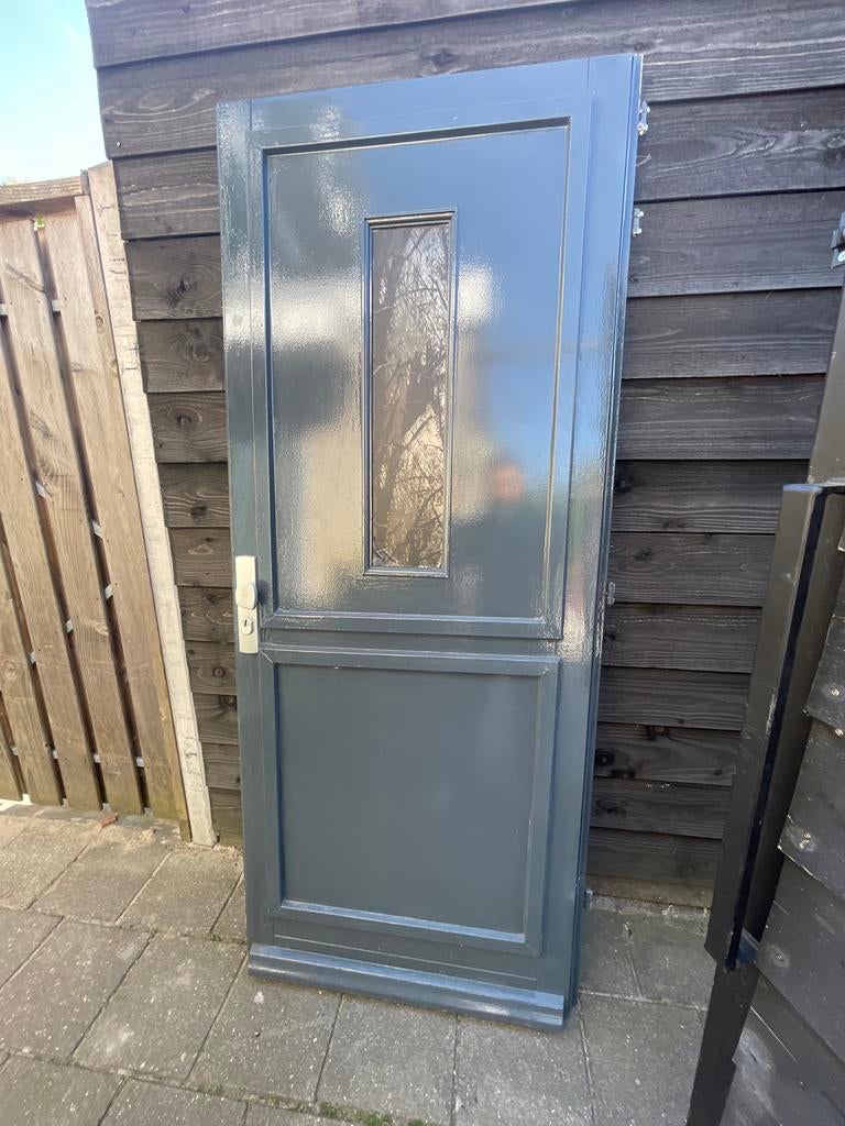 Grijze buitendeur met glas en slot, 80 tot 100 cm, Ophalen of Verzenden, 200 tot 215 cm, Hout