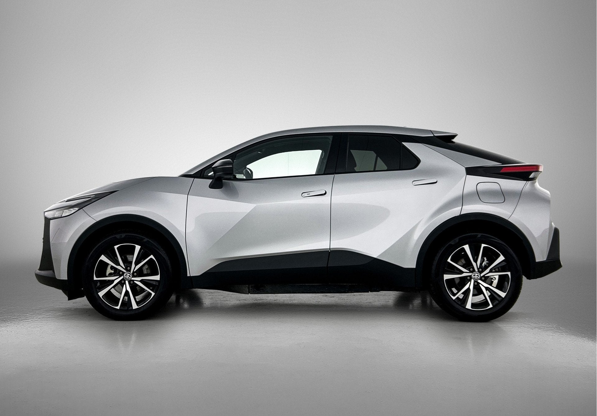 Toyota C-HR 2.0 Plug-in Hybrid 220 Dynamic | BTW voertuig |, Stof, 4 cilinders, Bedrijf, Hybride Elektrisch/Benzine