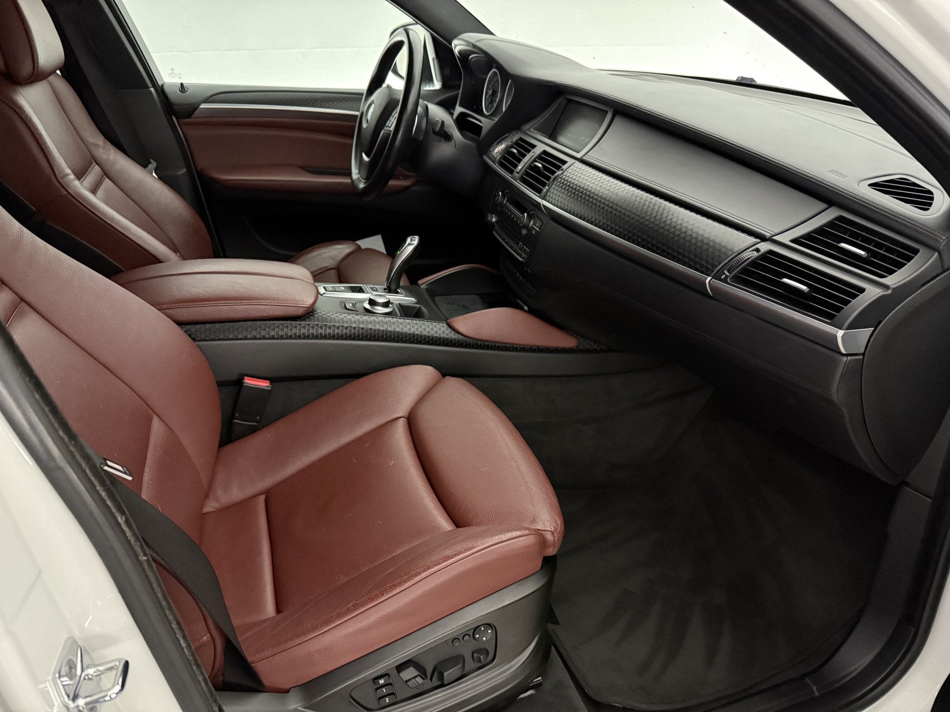 Foto 37 van BMW X6 xDrive High Executive 408PK | Youngtimer | Camera | M