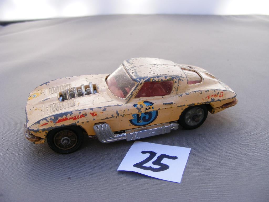 Chevrolet corvette stingray,corgi toys 1/43 lazy bones (25), Ophalen of Verzenden, Gebruikt, Auto, Corgi