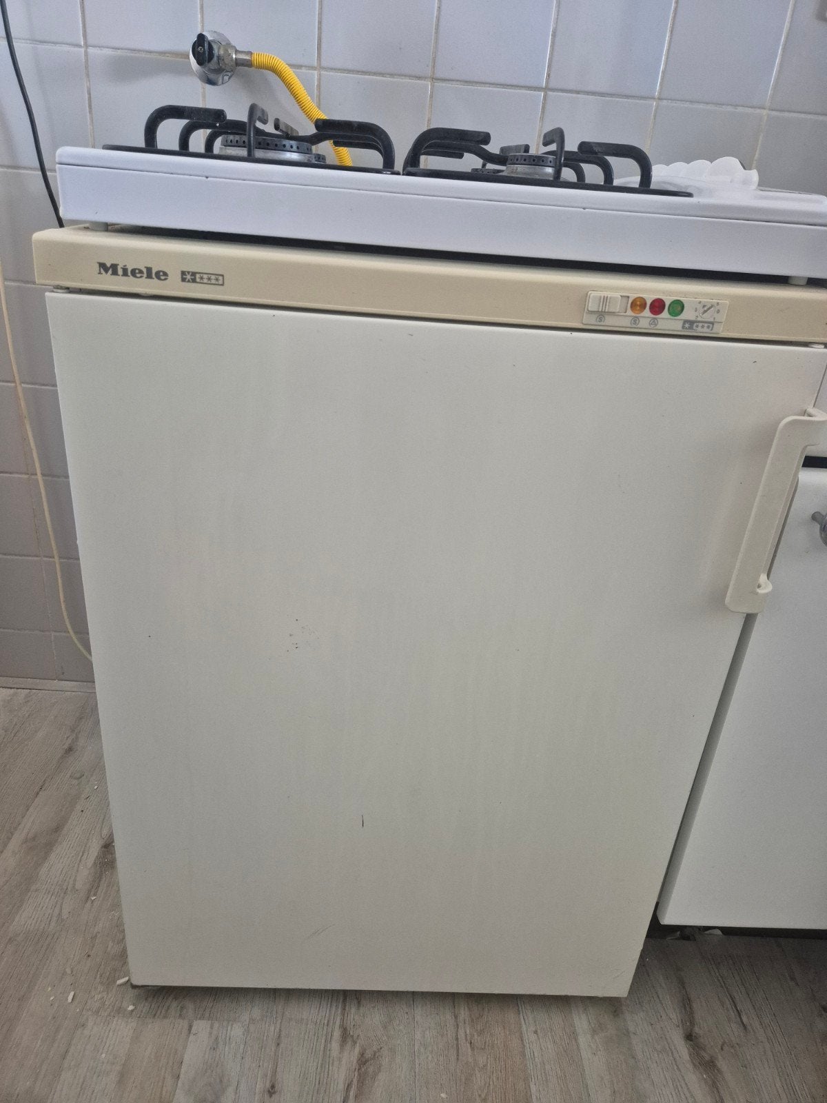 Miele diepvries - Compact en functioneel, Gebruikt, Ophalen of Verzenden, 45 tot 60 cm, Met vriesvak