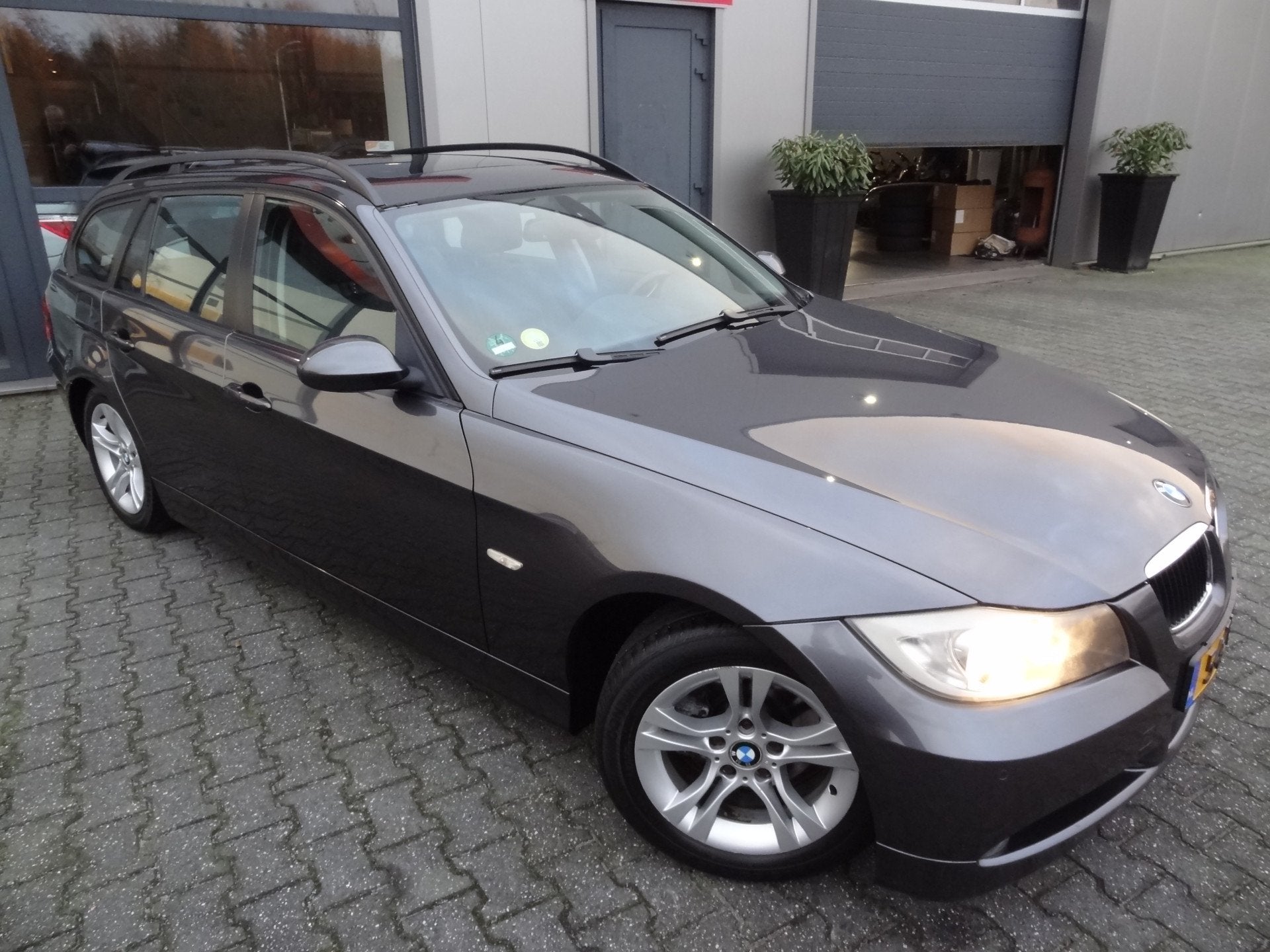 BMW 3 Serie Touring 320i Executive | CRUISE | TREKHAAK | LMV, Automaat, Achterwielaandrijving, 4 cilinders, 150 pk