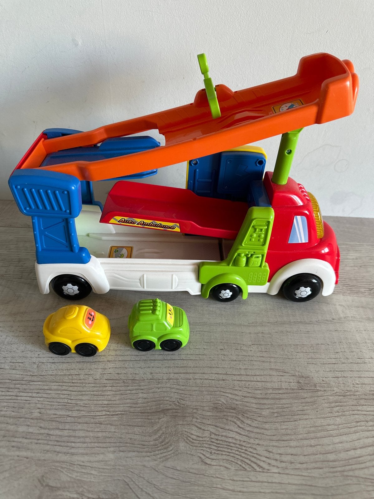 VTech Toet Toet Auto's auto ambulance met 2 auto's, Ophalen of Verzenden, Zo goed als nieuw