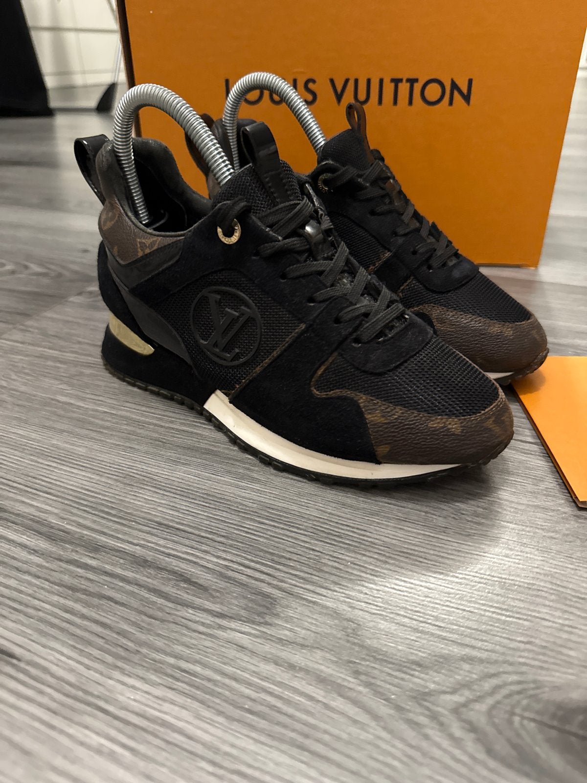 Louis Vuitton Run Away Sneakers - Maat 37, Ophalen of Verzenden, Gedragen, Zwart, Sneakers of Gympen