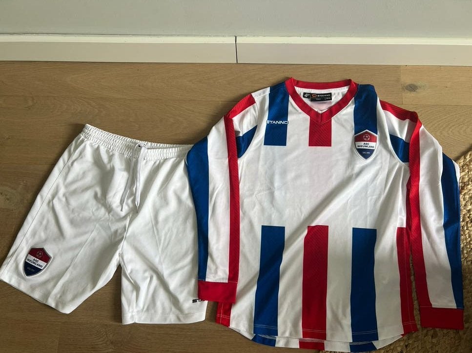 ASC Nieuwland tenue maat 164, Blauw, Overige maten, Ophalen of Verzenden, Zo goed als nieuw
