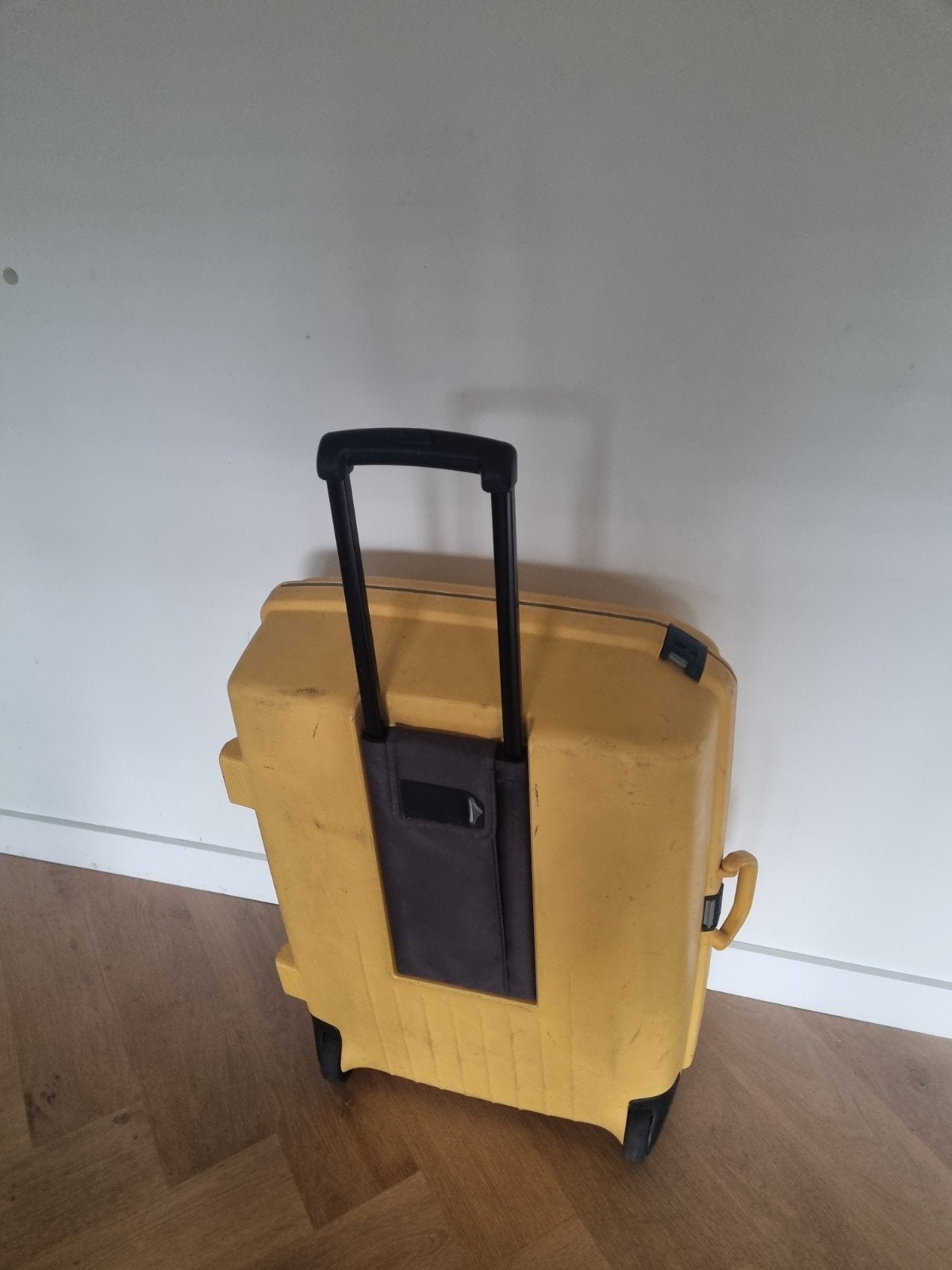 Samsonite koffer op wielen, Ophalen, Zo goed als nieuw, Hard kunststof