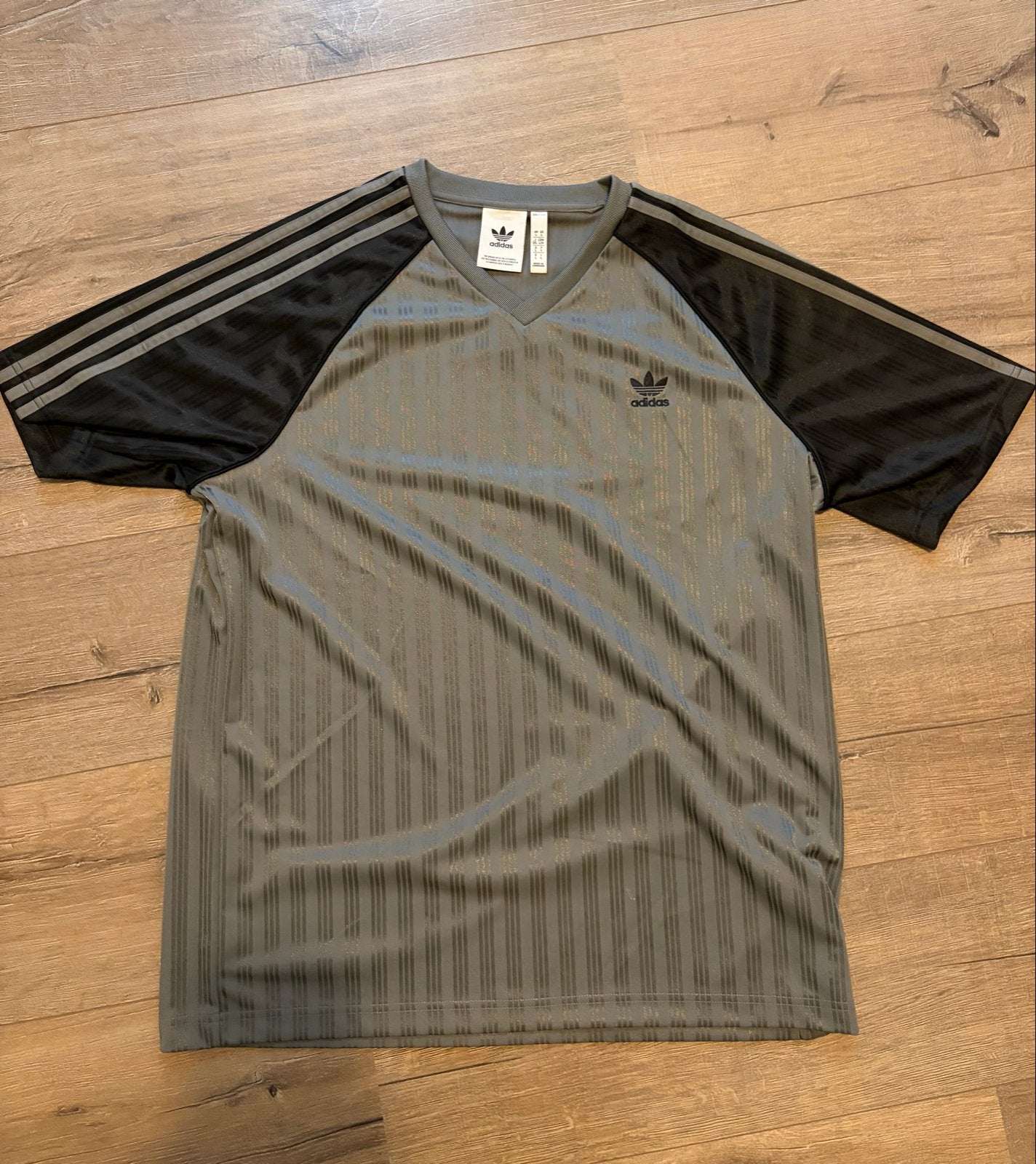Retro Adidas shirt maat L - Zo goed als nieuw, Kleding | Heren, T-shirts, Ophalen of Verzenden, Zo goed als nieuw, Maat 52/54 (L)