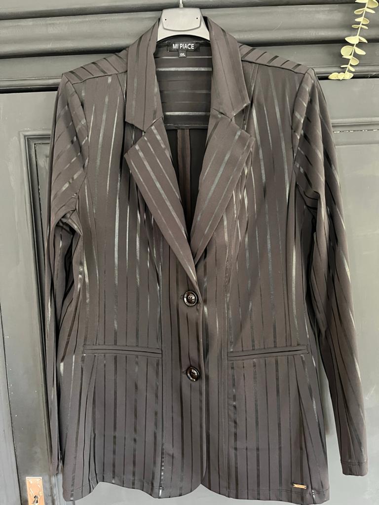 Stijlvol Zwart Gestreepte Blazer - Mi Piace maat 44, Kleding | Dames, Zwart, Maat 42/44 (L), Ophalen of Verzenden, Zo goed als nieuw