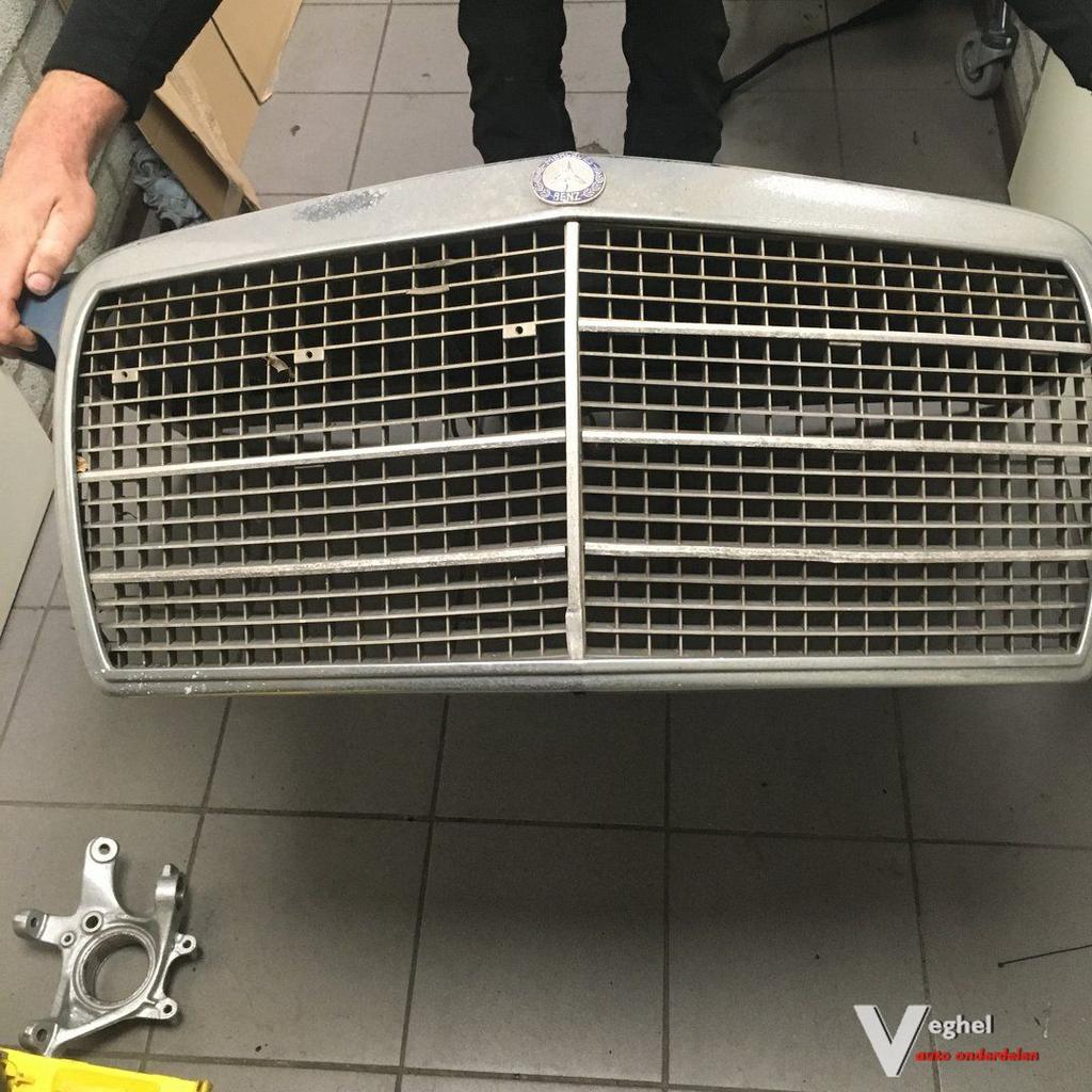 Mercedes W115 Motorkap met of zonder Grlle, Auto-onderdelen, Carrosserie en Plaatwerk, Ophalen, Gebruikt, -, -